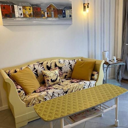 La Chatelaine Doupassage Bed & Breakfast エクステリア 写真
